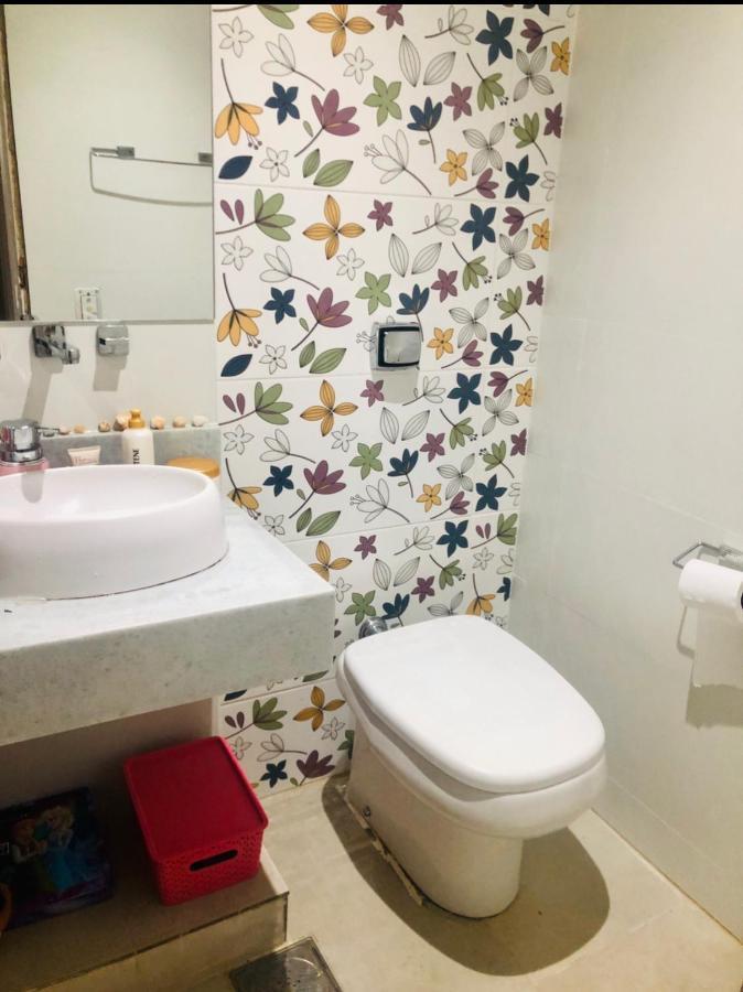 Amplo E Confortável. Ar Condic, Wifi, Tv. Metrô. Tijuca. Apartamento
