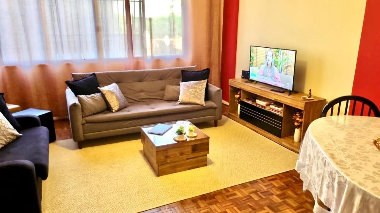 Amplo E Confortável. Ar Condic, Wifi, Tv. Metrô. Tijuca. Apartamento *